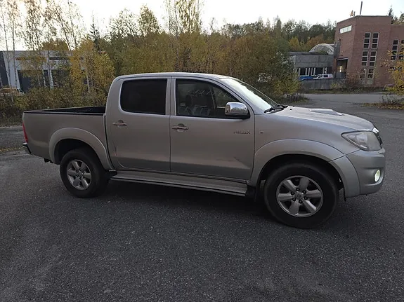 Toyota Hilux 2010 photo 2