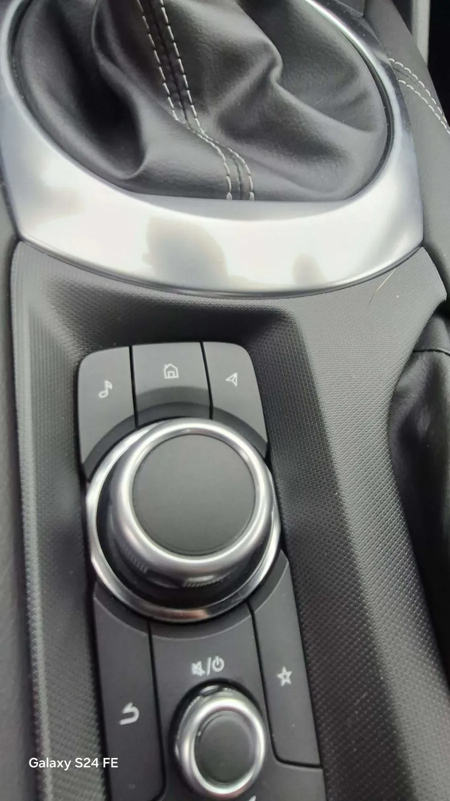 Mazda Mx-5 2024 photo 2