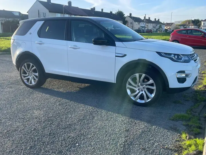 Land Rover Discovery Sport 2015 photo 2