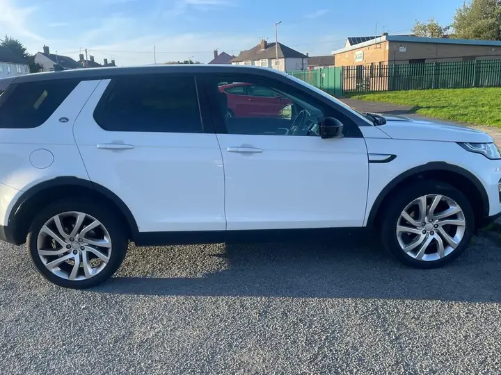 Land Rover Discovery Sport 2015 photo 3