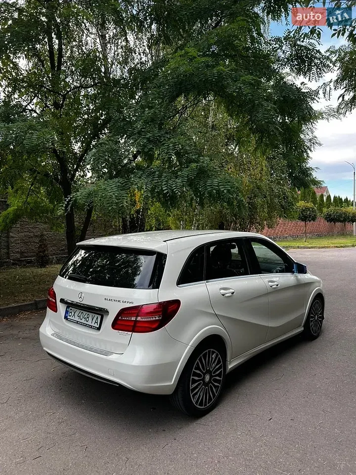 Mercedes-Benz B-Class 2015 photo 5