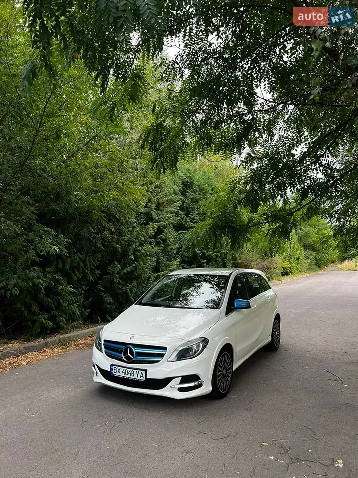 Mercedes-Benz B-Class 2015 photo 3