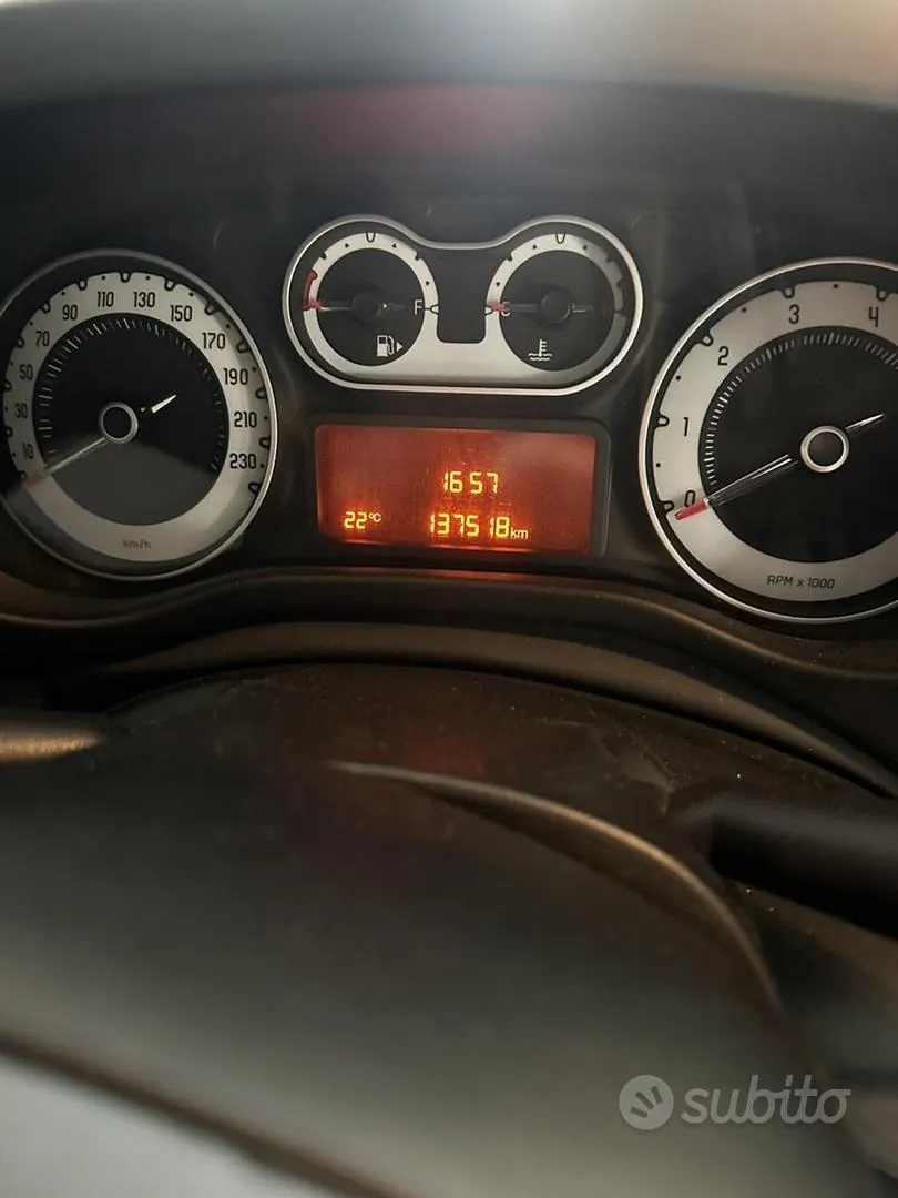 Fiat 500L 2010 photo 4