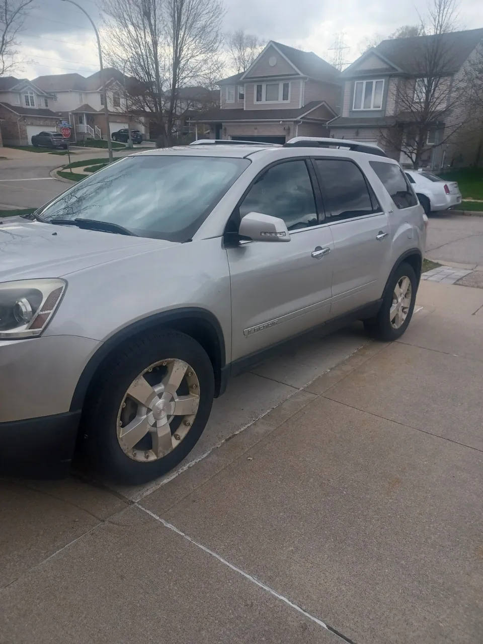 GMC Acadia 2007 photo 2