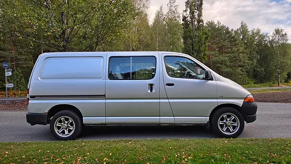 Toyota Hiace Combi 2005 photo 4