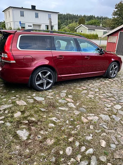 Volvo V70 2014 photo 2