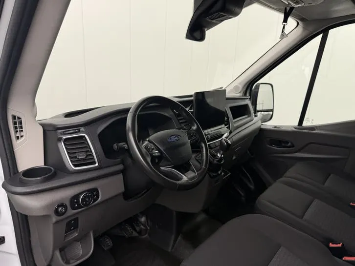 Ford Transit 2024 photo 3