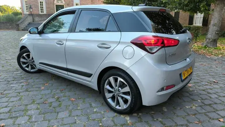 Hyundai I20 2015 photo 3