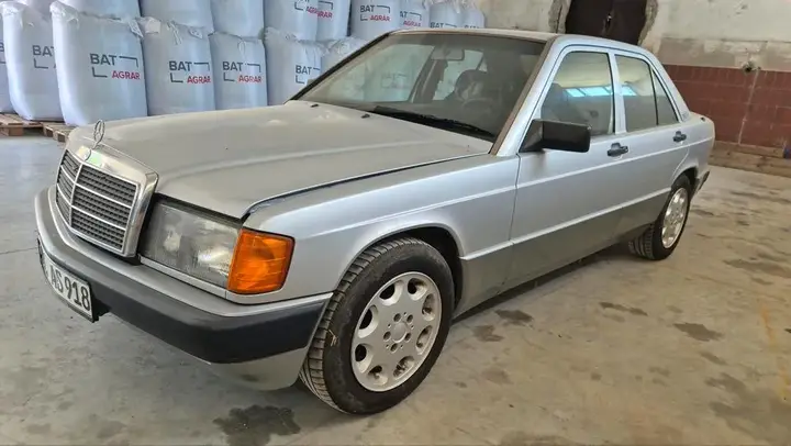 Mercedes-Benz 190 D