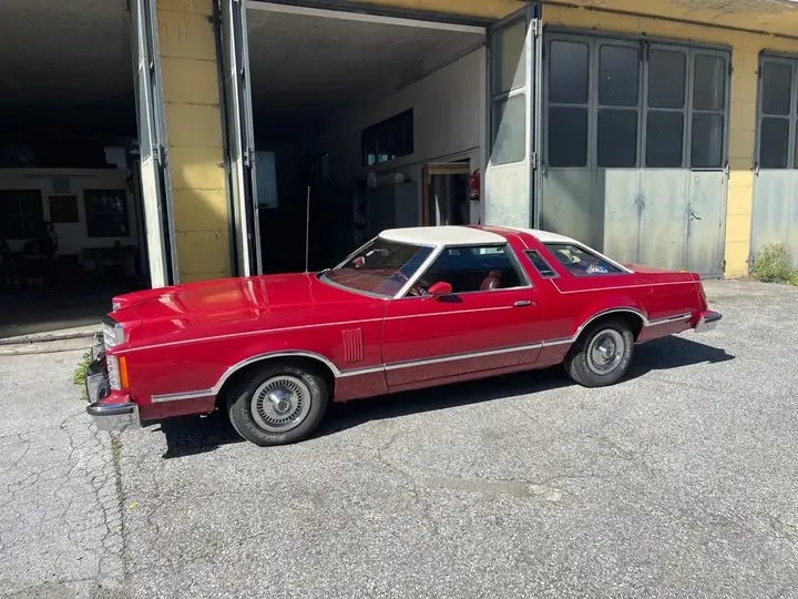 Ford Thunderbird