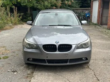 BMW 520I
