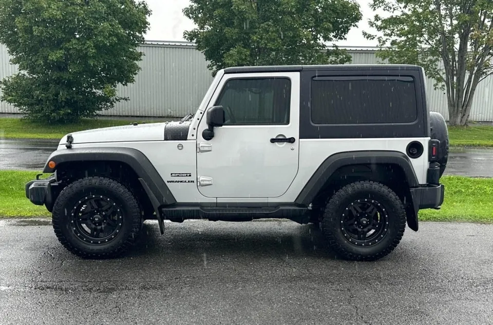 Jeep Wrangler 2012 photo 3