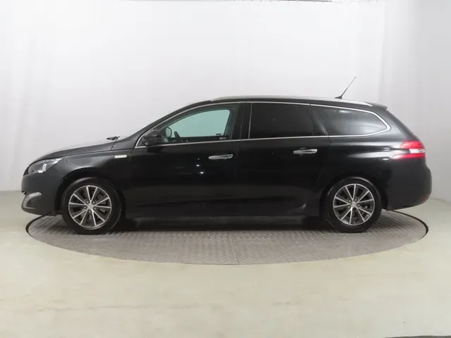 Peugeot 308 2015 photo 2