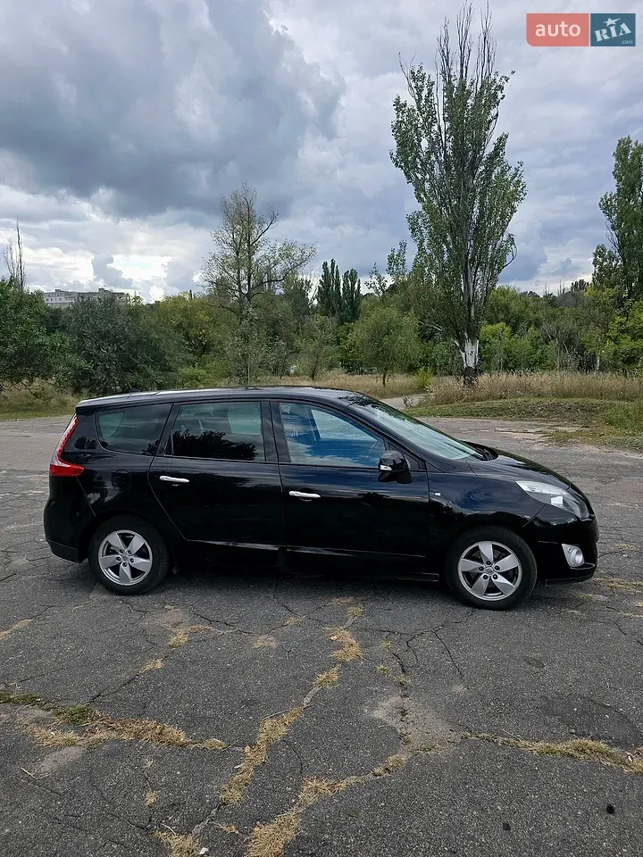 Renault Scenic 2011 photo 5