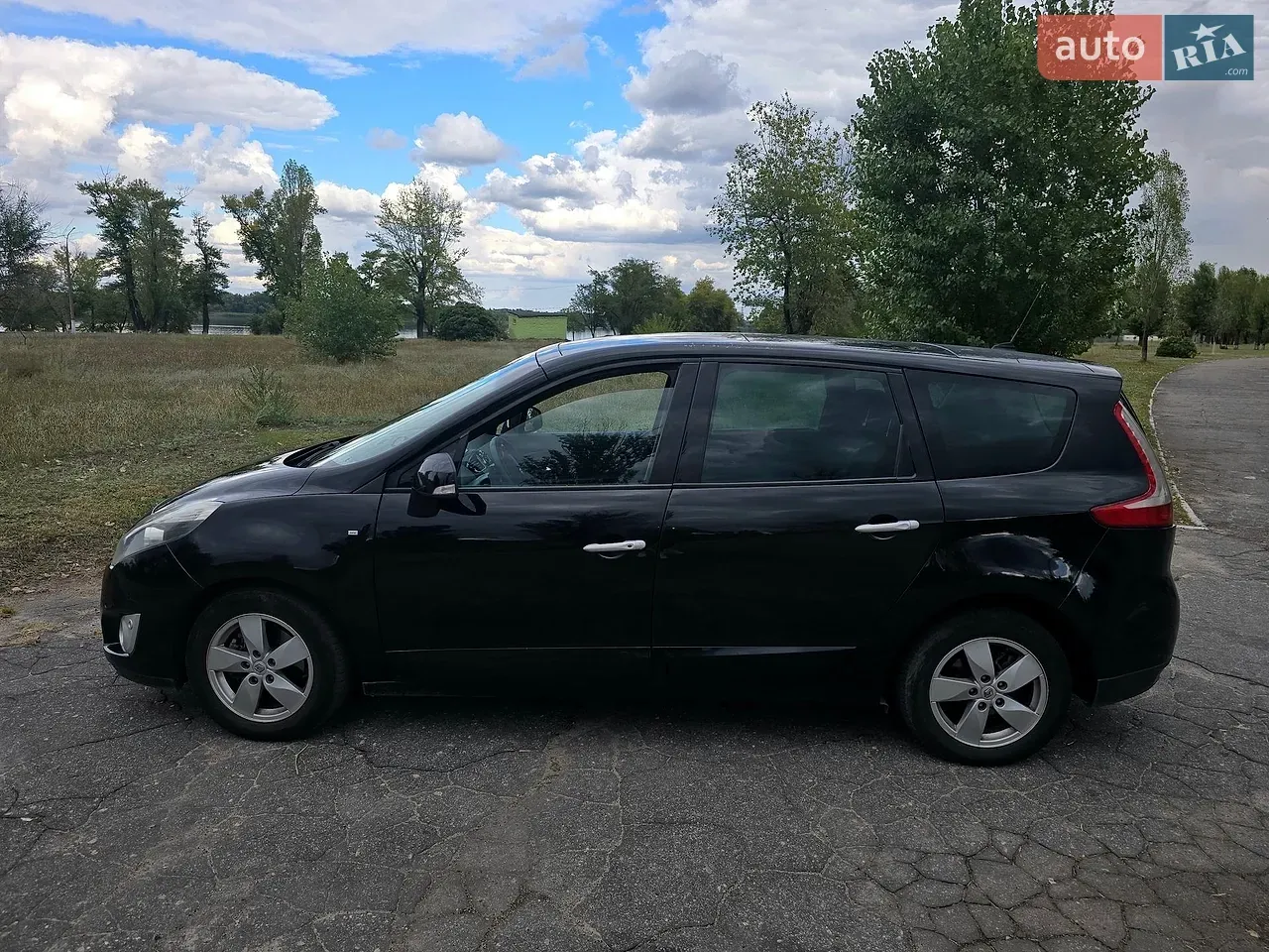 Renault Scenic 2011 photo 3
