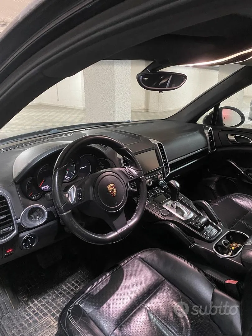 Porsche Cayenne 2012 photo 3