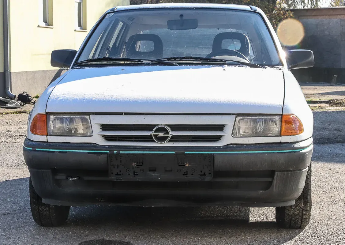 Opel Astra 1993 photo 2