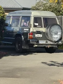 Nissan Safari 1990 photo 3