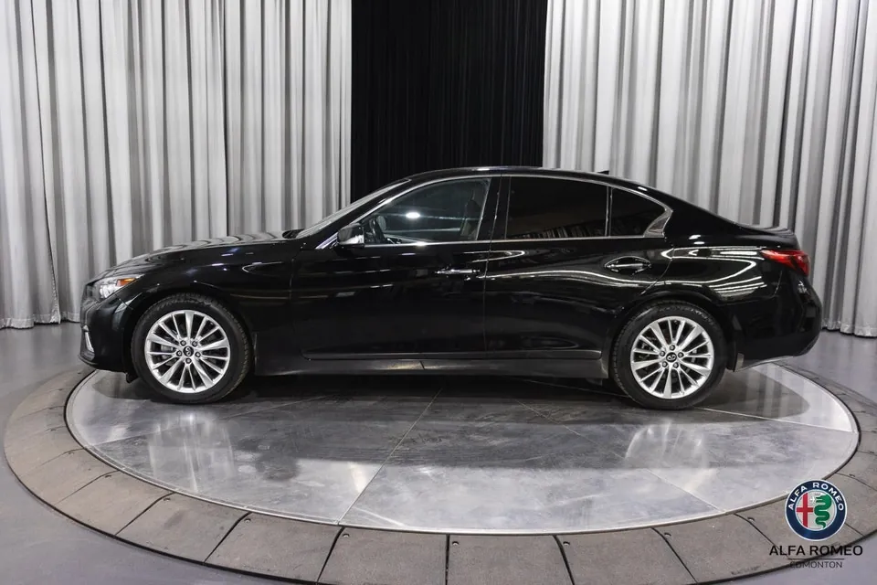 Infiniti Q50 2021 photo 2