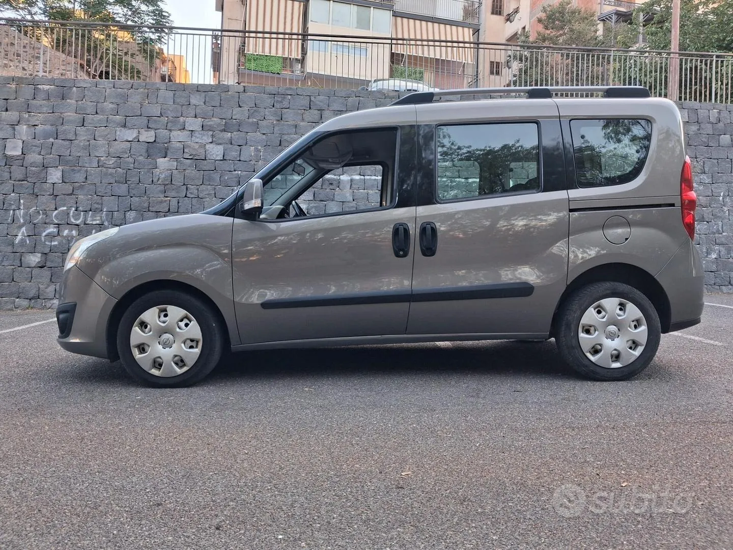 Opel Combo 2012 photo 2