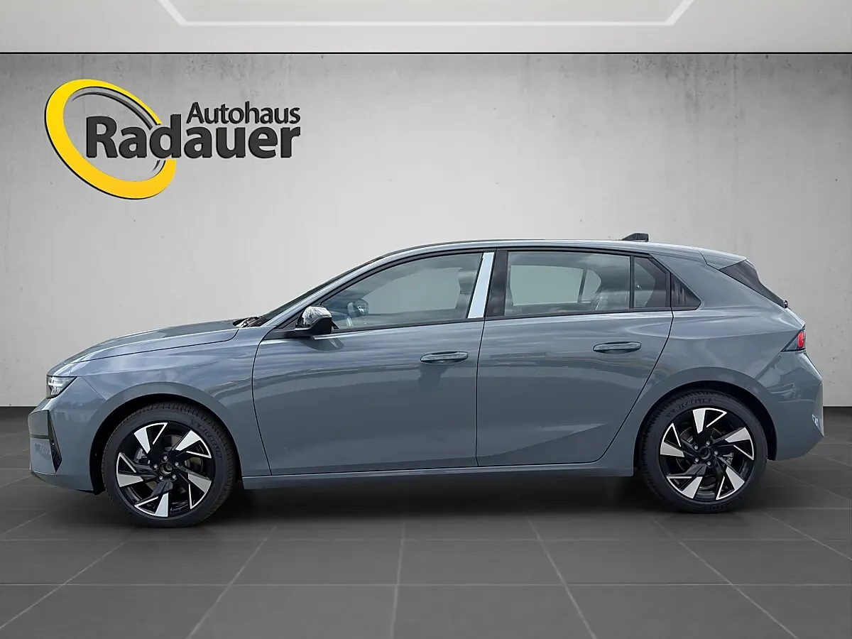 Opel Astra photo 2
