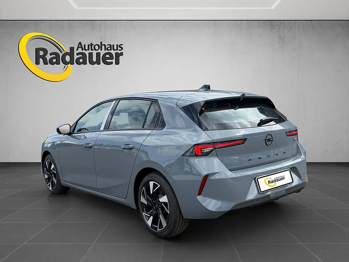 Opel Astra photo 3