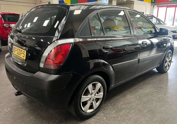 Kia Rio 2008 photo 2