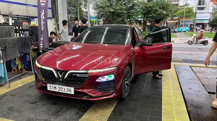 Vinfast Lux A2.0