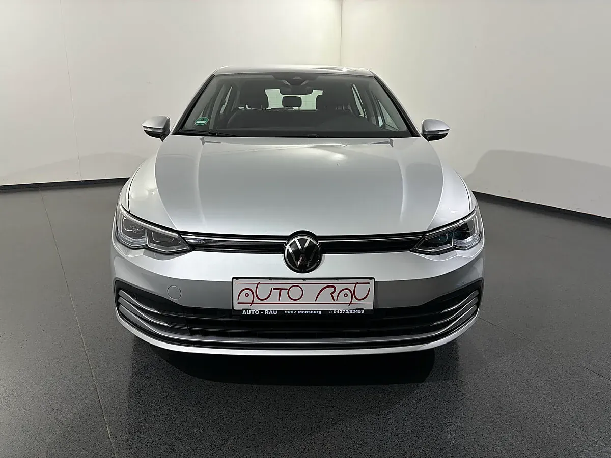 Volkswagen Golf 2024 photo 2