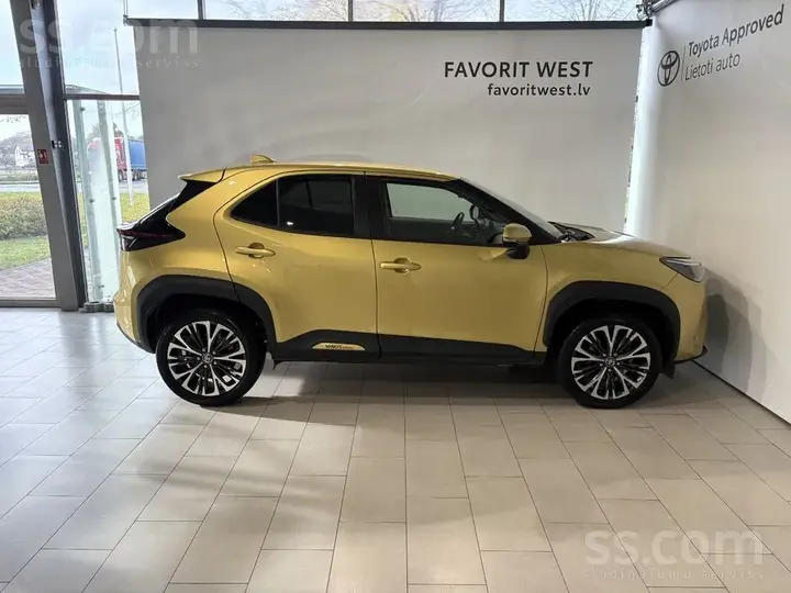 Toyota Yaris Cross 2024 photo 3
