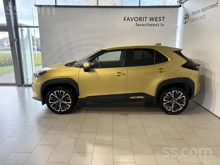 Toyota Yaris Cross 2024 photo 2