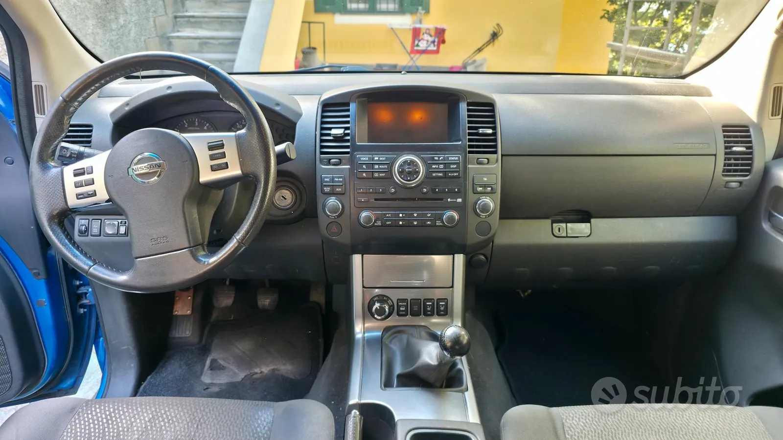 Nissan Navara 2011 photo 4