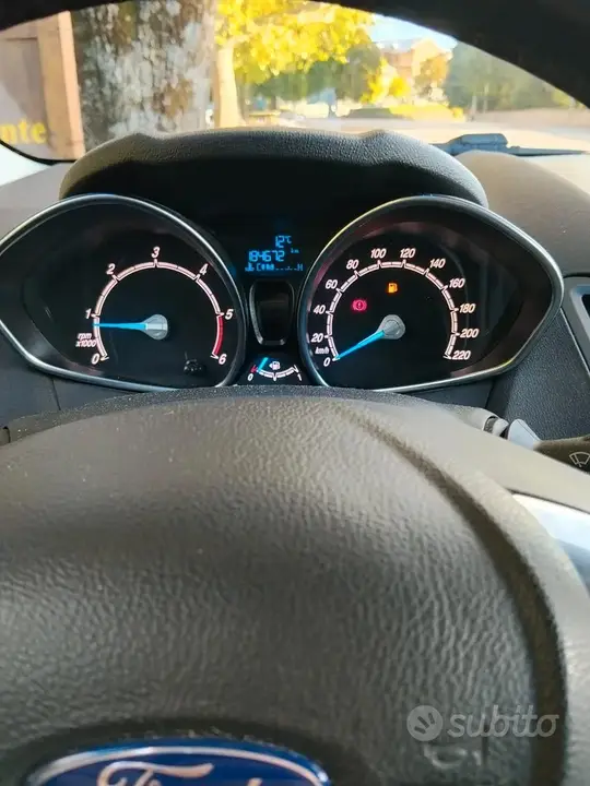 Ford Fiesta 2014 photo 3
