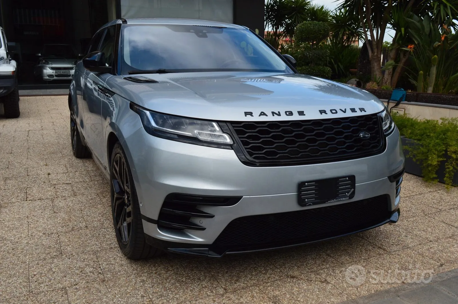 Land Rover Range Rover Velar 2018 photo 3