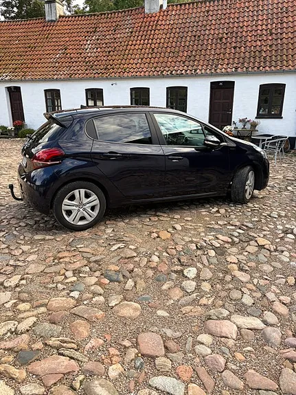 Peugeot 208 2018 photo 4