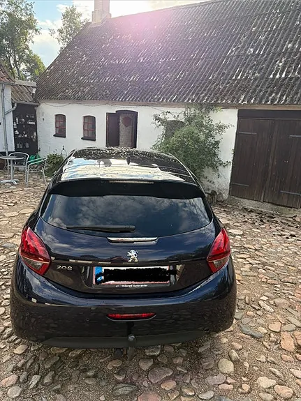Peugeot 208 2018 photo 3