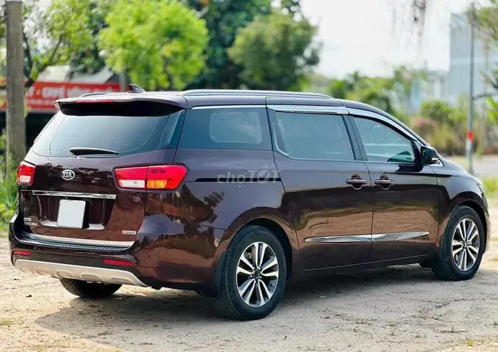 Kia Sedona 2016 photo 3