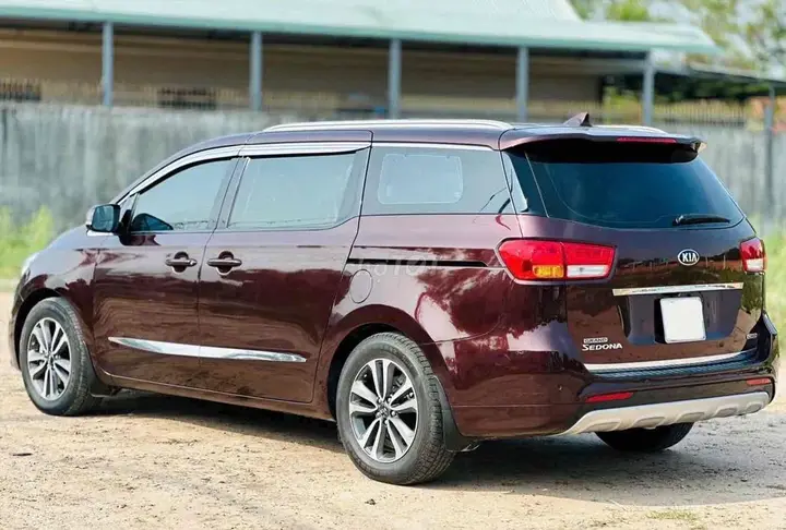 Kia Sedona 2016 photo 4