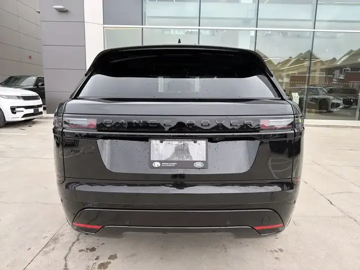 Land Rover Range Rover Velar 2026 photo 4
