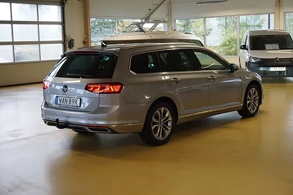 Volkswagen Passat 2023 photo 2