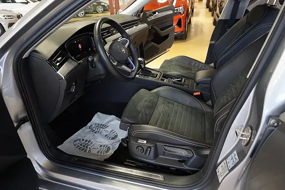 Volkswagen Passat 2023 photo 3