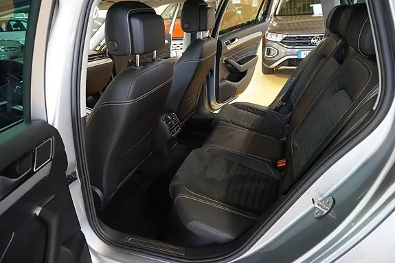 Volkswagen Passat 2023 photo 4