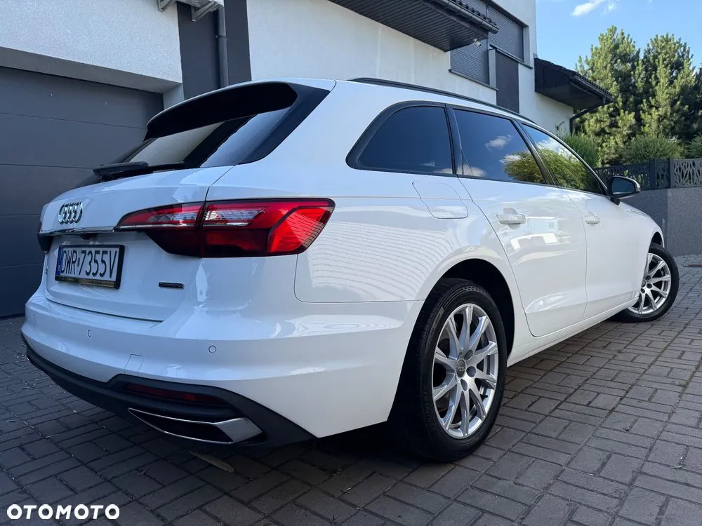 Audi A4 Avant 2021 photo 3