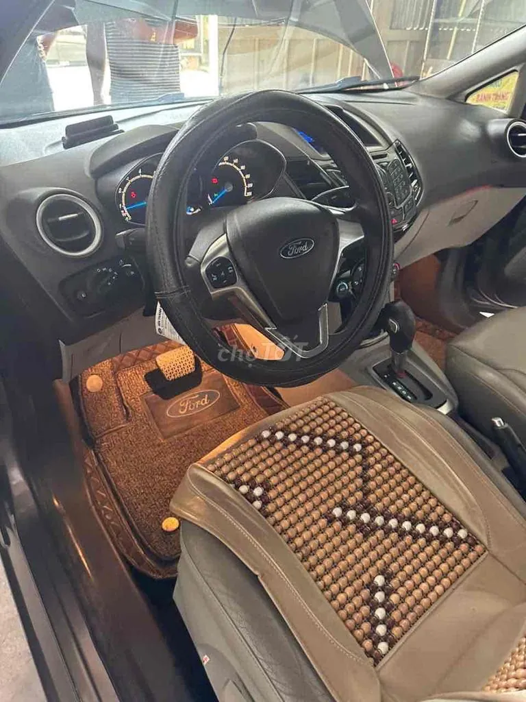 Ford Fiesta 2014 photo 4