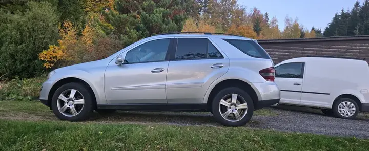 Mercedes-Benz M-Class 2007 photo 2