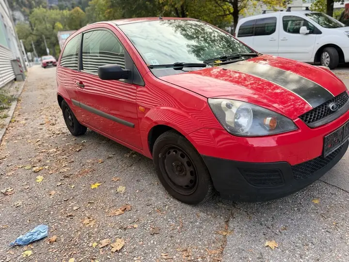 Ford Fiesta 2006 photo 2