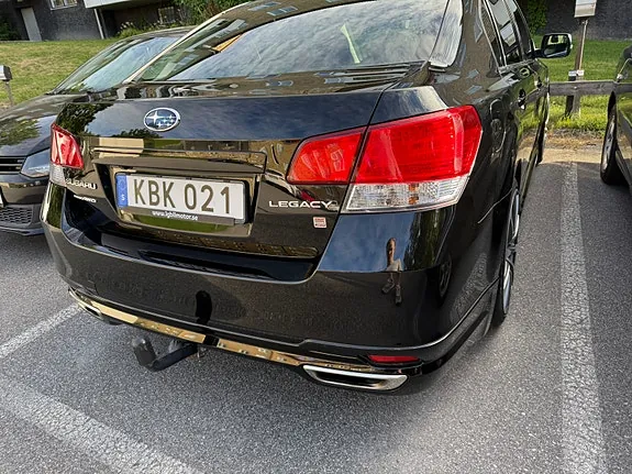 Subaru Legacy 2010 photo 2