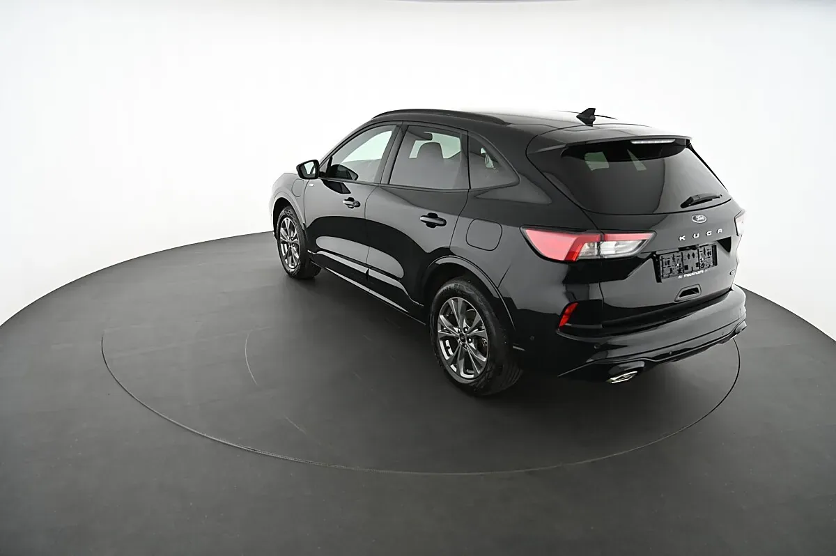 Ford Kuga 2023 photo 2