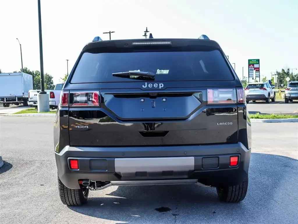 Jeep Cherokee 2026 photo 4