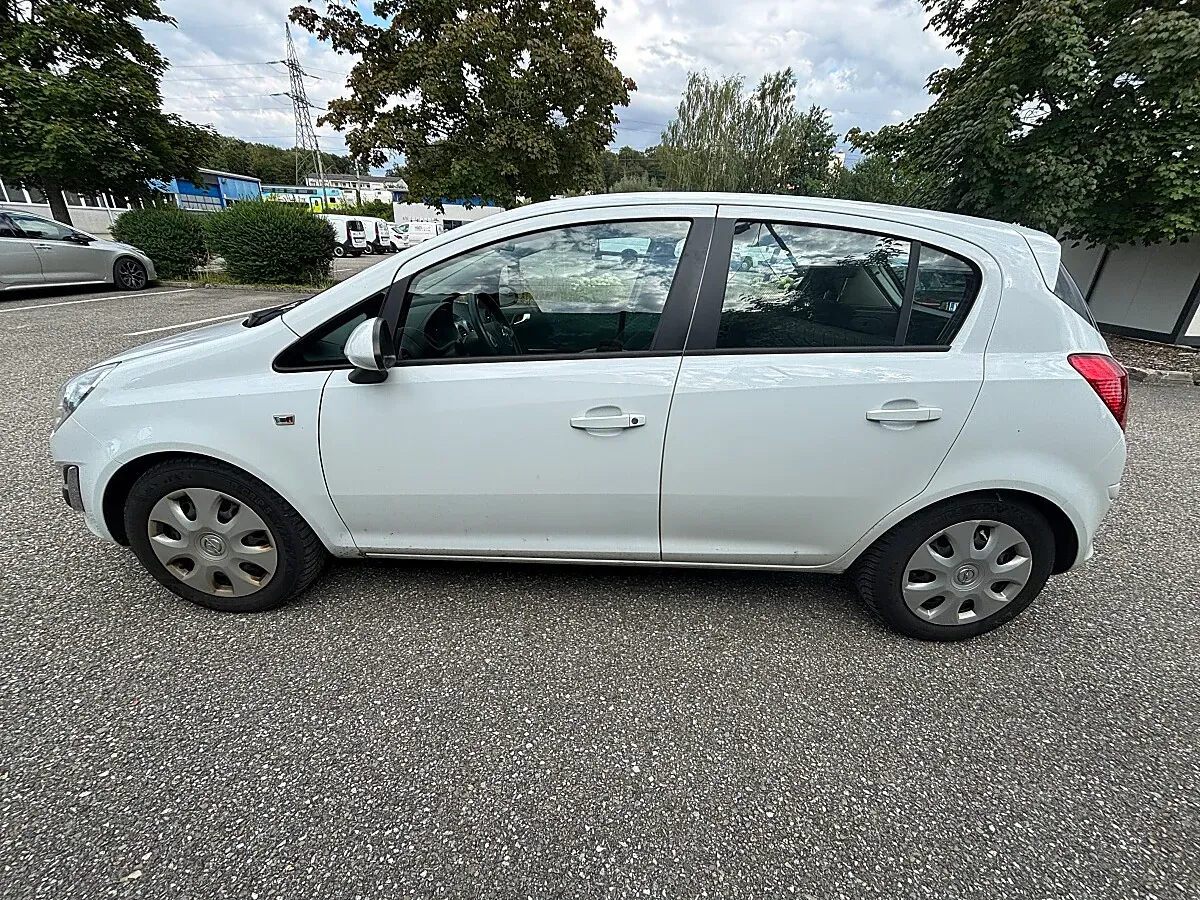 Opel Corsa 2013 photo 3